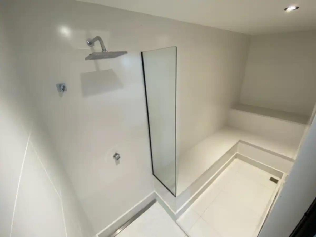 30 Secs To The Beach, 3 Balconies, 2 Bdrms Ensuite * Río de Janeiro